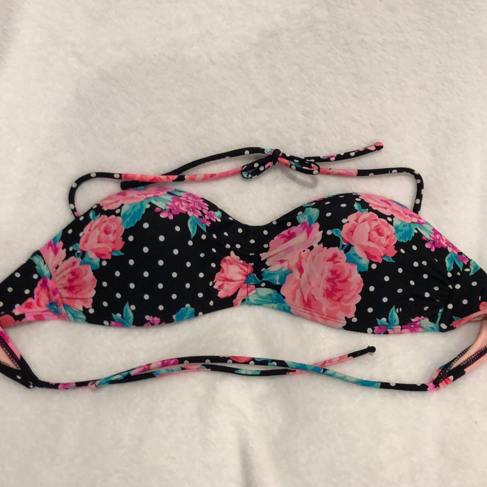 💰SALE!💰 Women’s large floral bikini top